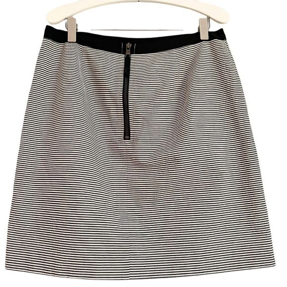 LOFT Black + White Seersucker Mini A-Line Skirt Size 4 - Picture 4 of 6